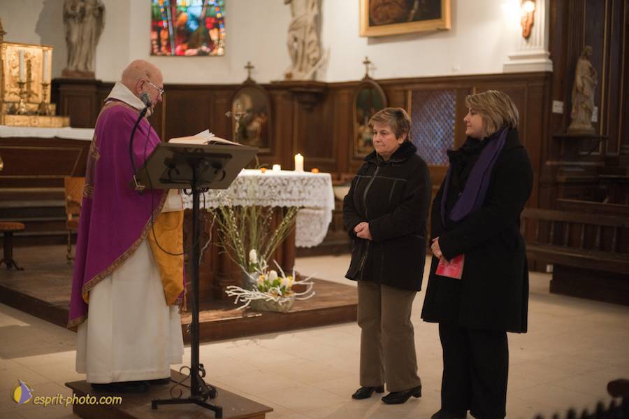Nom de l'image : D30096571a_(c)Norbert-JUNG — Description :  Catéchumène à l'église de la Ferté Vidame - 3e étape